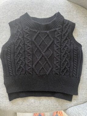 Black Cable-Knit Sleeveless Sweater Vest - 12-24 months